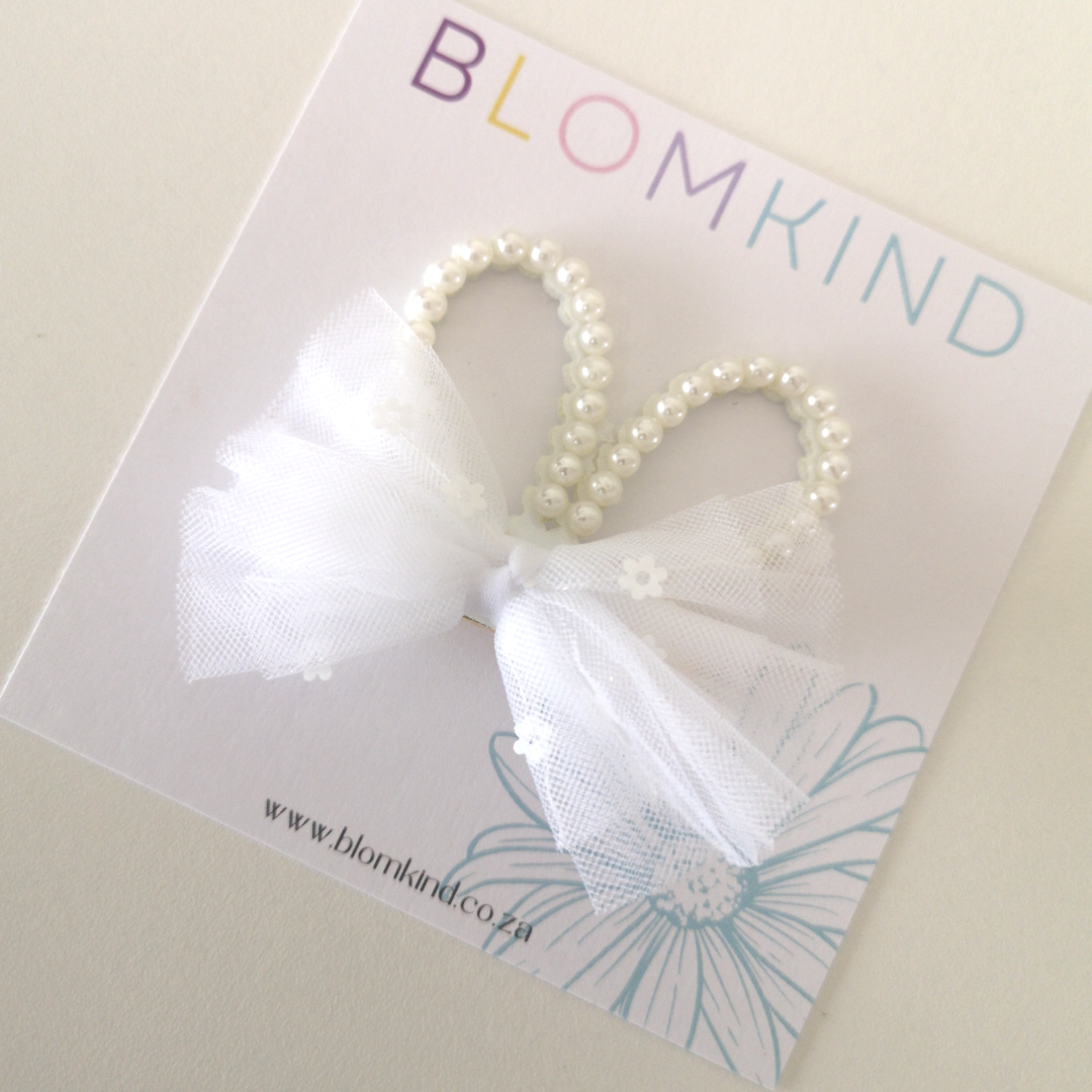 White Rabbit Pearl Ears Bow Hairclip