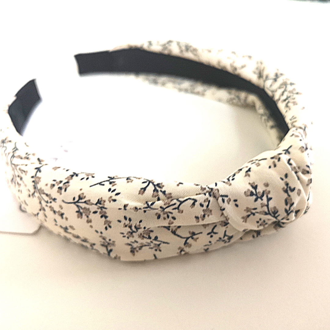 White Flower print Hairband. Size fits all.