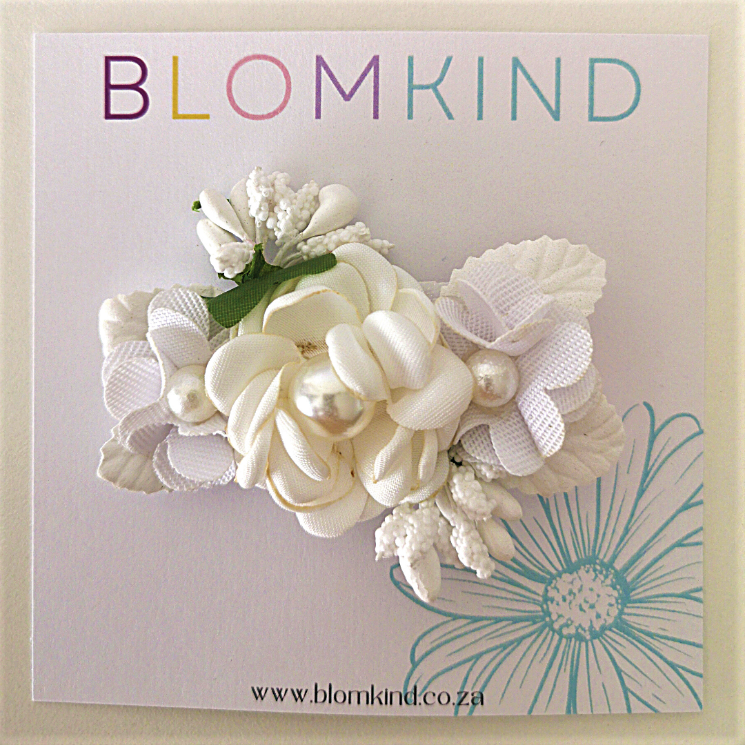 White Cream Pearly Flower Hairclip