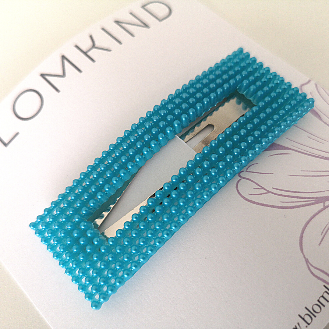 Xlarge Blue Pearl Triangular Hairclip. Large Single hairclip for any occasion. Type: Snap Clip Size: Estimated 8cm x 3cm.